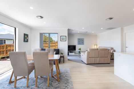 Photo of property in 15 Clifford Close, Leamington, Cambridge, 3432