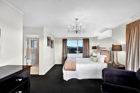 Photo of property in 6 Edna Wills Place, Hawera, 4610