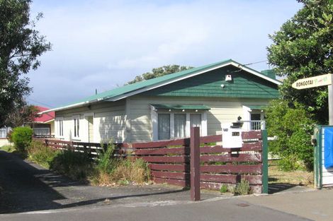 Photo of property in 61 Freyberg Street, Lyall Bay, Wellington, 6022