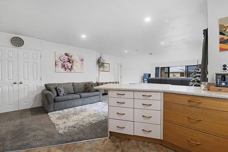 Photo of property in 82b Kawaha Point Road, Kawaha Point, Rotorua, 3010