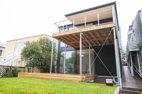 Photo of property in 122 Owen Street, Newtown, Wellington, 6021