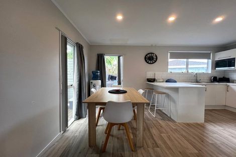 Photo of property in 2/25 Silver Creek Road, Weymouth, Auckland, 2103