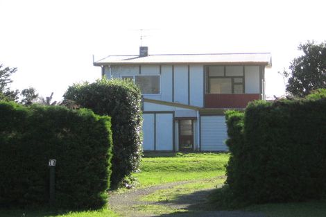 Photo of property in 17 Huiawa Street, Waikanae Beach, Waikanae, 5036