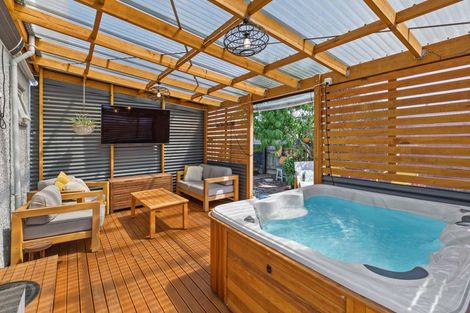 Photo of property in 96 Alma Road, Gonville, Whanganui, 4501