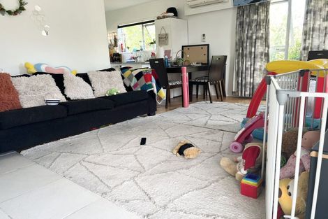 Photo of property in 2/28 Imogene Way, Half Moon Bay, Auckland, 2012