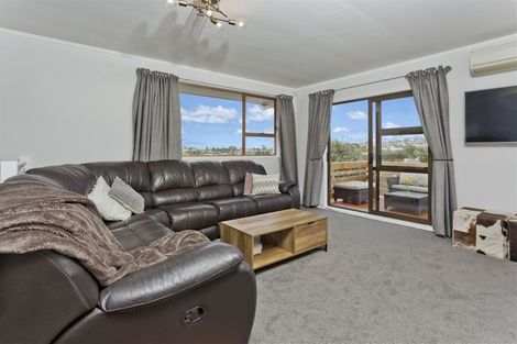 Photo of property in 2/41 Monarch Avenue, Hillcrest, Auckland, 0627