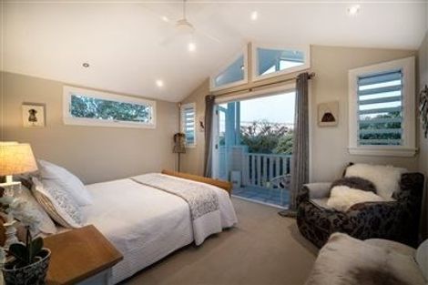 Photo of property in 1/41 Seaview Avenue, Northcote, Auckland, 0627