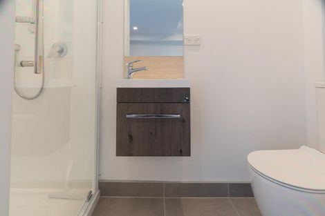 Photo of property in 2/268a Onewa Road, Birkenhead, Auckland, 0626