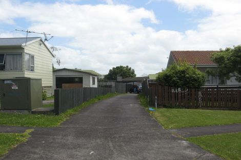Photo of property in 13 Cottrell Place, Clendon Park, Auckland, 2103