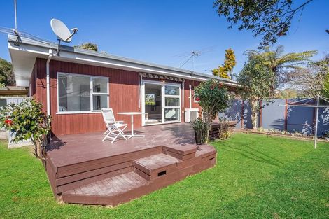 Photo of property in 1/1 Golf Road, New Lynn, Auckland, 0600