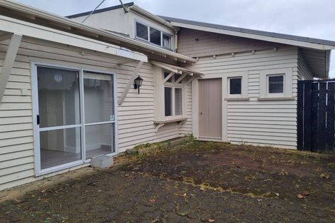Photo of property in 130 Pendarves Street, New Plymouth, 4312