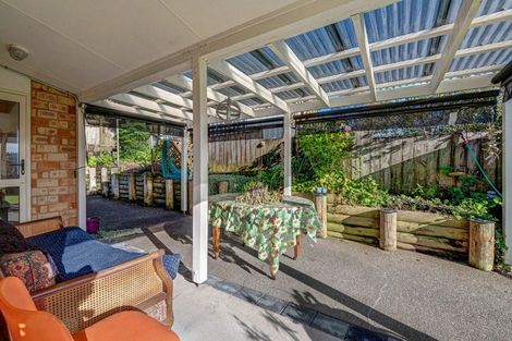 Photo of property in 72 Cabeleigh Drive, Helensville, 0800