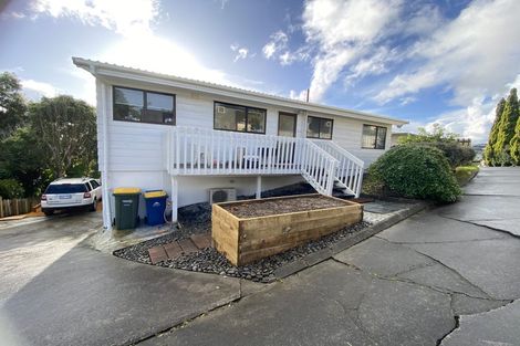 Photo of property in 2/17 Grenadine Place, Unsworth Heights, Auckland, 0632