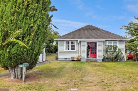 Photo of property in 10 Easton Street, Foxton, 4814