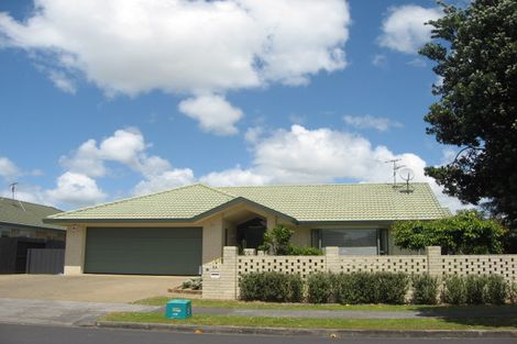 Photo of property in 22 Longford Park Drive, Takanini, 2112