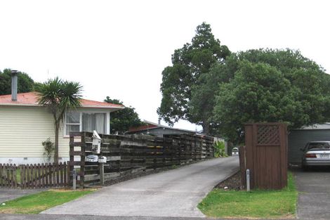 Photo of property in 90 Lauderdale Road, Birkdale, Auckland, 0626