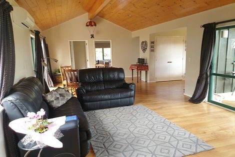 Photo of property in 76b Wharf Road, Clarks Beach, Pukekohe, 2679