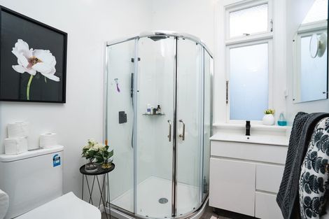 Photo of property in 33 Beach Street, Saint Clair, Dunedin, 9012