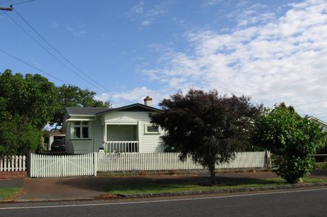 Photo of property in 26 Walker Road, Point Chevalier, Auckland, 1022