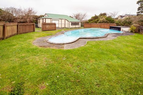 Photo of property in 18 Hollydale Grove, Churton Park, Wellington, 6037