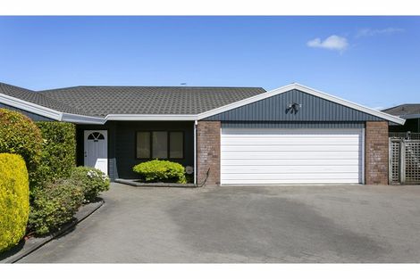 Photo of property in 2/77 Harvey Street, Waipahihi, Taupo, 3330