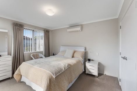 Photo of property in 12 Mcgregor Place, Paraparaumu, 5032