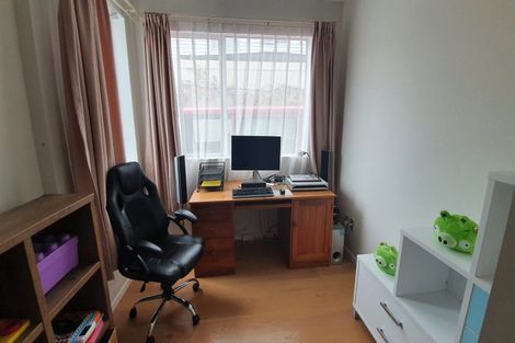 Photo of property in 10a Carbine Road, Mount Wellington, Auckland, 1060