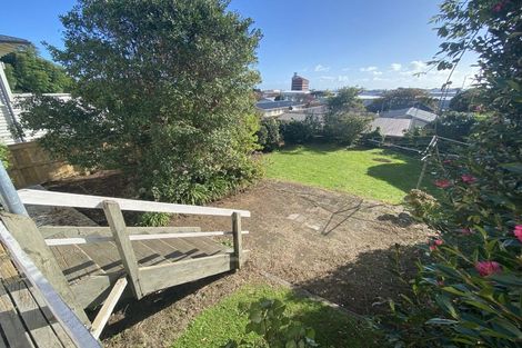 Photo of property in 123 Pendarves Street, New Plymouth, 4312