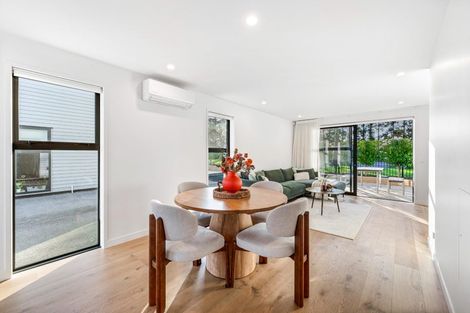 Photo of property in 3/111 Hobsonville Road, West Harbour, Auckland, 0618