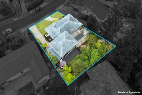 Photo of property in 16 Judkins Crescent, Cockle Bay, Auckland, 2014