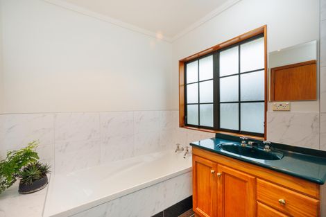 Photo of property in 11 Woodgate Court, Fitzherbert, Palmerston North, 4410