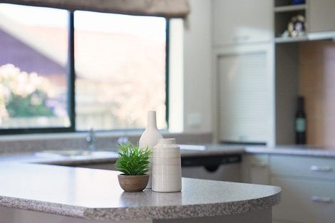 Photo of property in 80 Guildford Drive, Paraparaumu, 5032