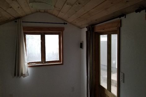 Photo of property in 48 Turanga Road, Henderson Valley, Auckland, 0612