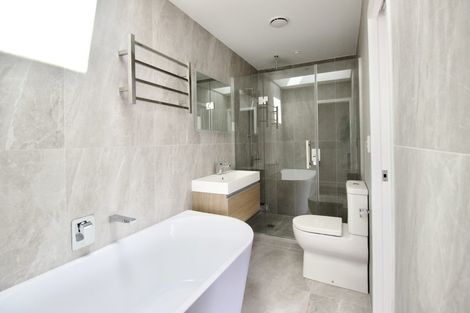 Photo of property in 5/94 Target Road, Totara Vale, Auckland, 0629