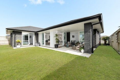 Photo of property in 12 Harding Drive, Papamoa Beach, Papamoa, 3118
