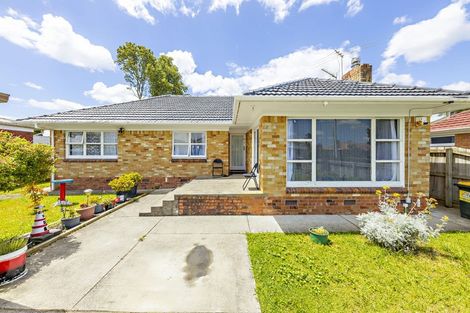 Photo of property in 12 Cameron Street, Papakura, 2110