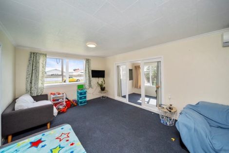 Photo of property in 3 Rainsford Street, Moturoa, New Plymouth, 4310