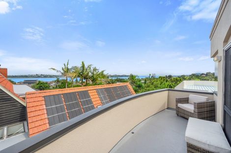 Photo of property in 2/47 Clovelly Road, Bucklands Beach, Auckland, 2012