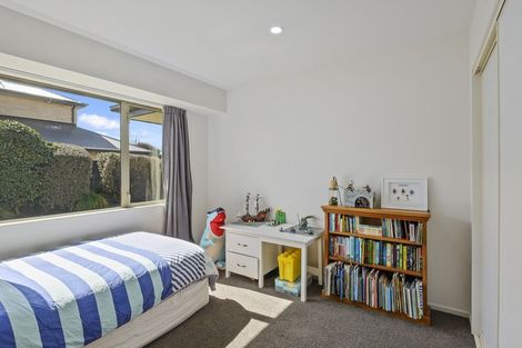 Photo of property in 72 Eastwood Rise, Waimairi Beach, Christchurch, 8083