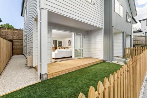 Photo of property in 1/4118b Great North Road, Glen Eden, Auckland, 0602