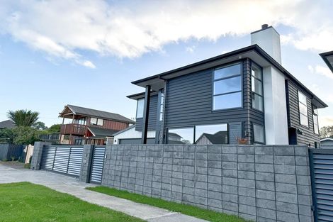 Photo of property in 30b Selwyn Road, Cockle Bay, Auckland, 2014