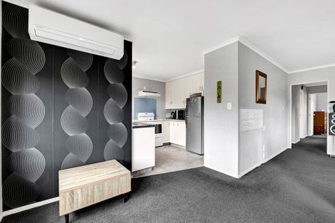 Photo of property in 10 Clawton Street, Westown, New Plymouth, 4310