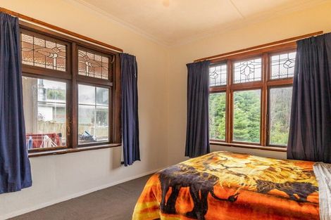 Photo of property in 72 Glen Road, The Glen, Dunedin, 9011