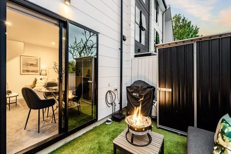 Photo of property in 2/2 Jadewynn Drive, Massey, Auckland, 0614