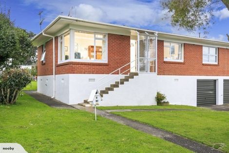Photo of property in 1/19 Pupuke Road, Takapuna, Auckland, 0622