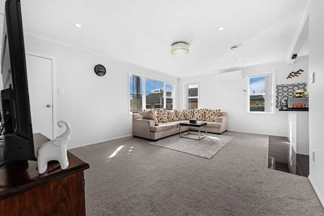 Photo of property in 10 Fields Road, Manurewa, Auckland, 2102