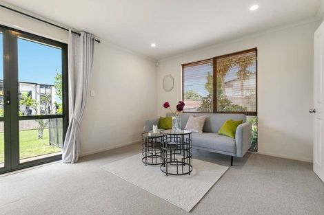 Photo of property in 9a Grassways Avenue, Pakuranga, Auckland, 2010