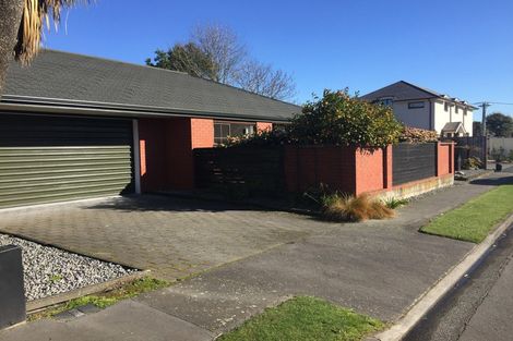 Photo of property in 4 Ladbrokes Place, Fendalton, Christchurch, 8052