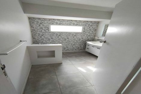 Photo of property in 1/32a Alfriston Road, Manurewa East, Auckland, 2102