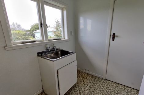 Photo of property in 50 Matipo Road, Te Atatu Peninsula, Auckland, 0610